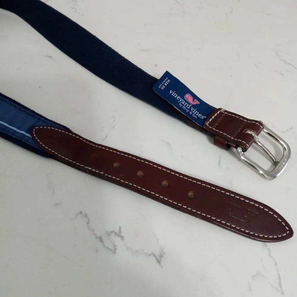 Vineyard vines brown leather navy blue Large Whale Pattern Belt Size 30
